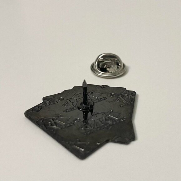 Vintage Park International Deck of Cards Lapel Pin Royal Flush Poker Cards - Picture 6 of 10